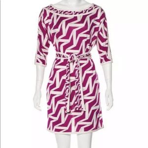 DIANE VON FURSTENBERG

Adore Shift Dress

Size: 0
